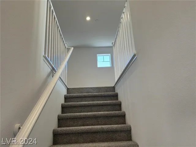 $2,400 | 1992 Majalis Place, Las Vegas, NV 89106