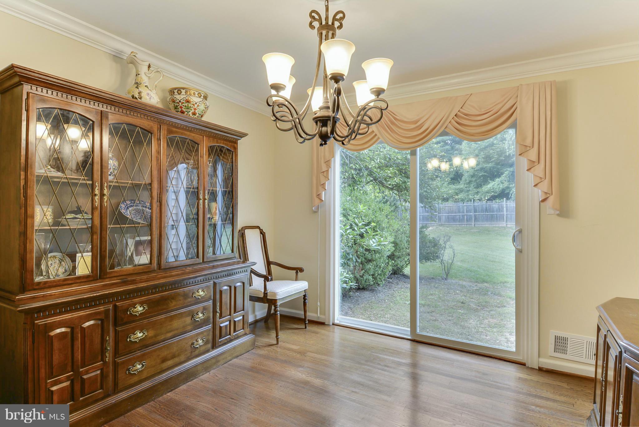 21 Stonegate Drive Silver Spring, MD 20905 - Photo 8 of 28 Dining Room