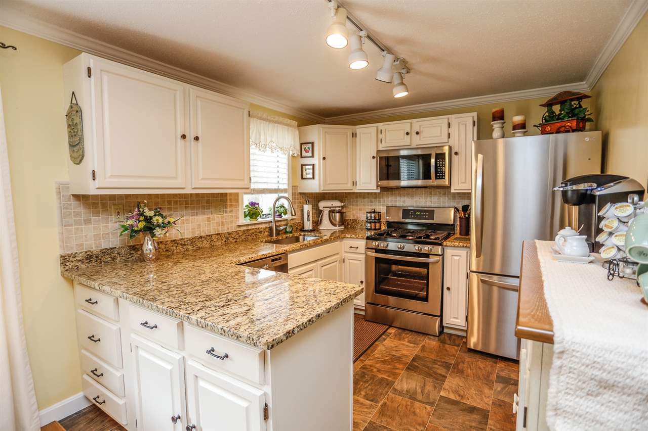 18 Salisbury Road, Unit 45 Nashua, NH 03064 - Photo 7 of 40 Gallery Image 7