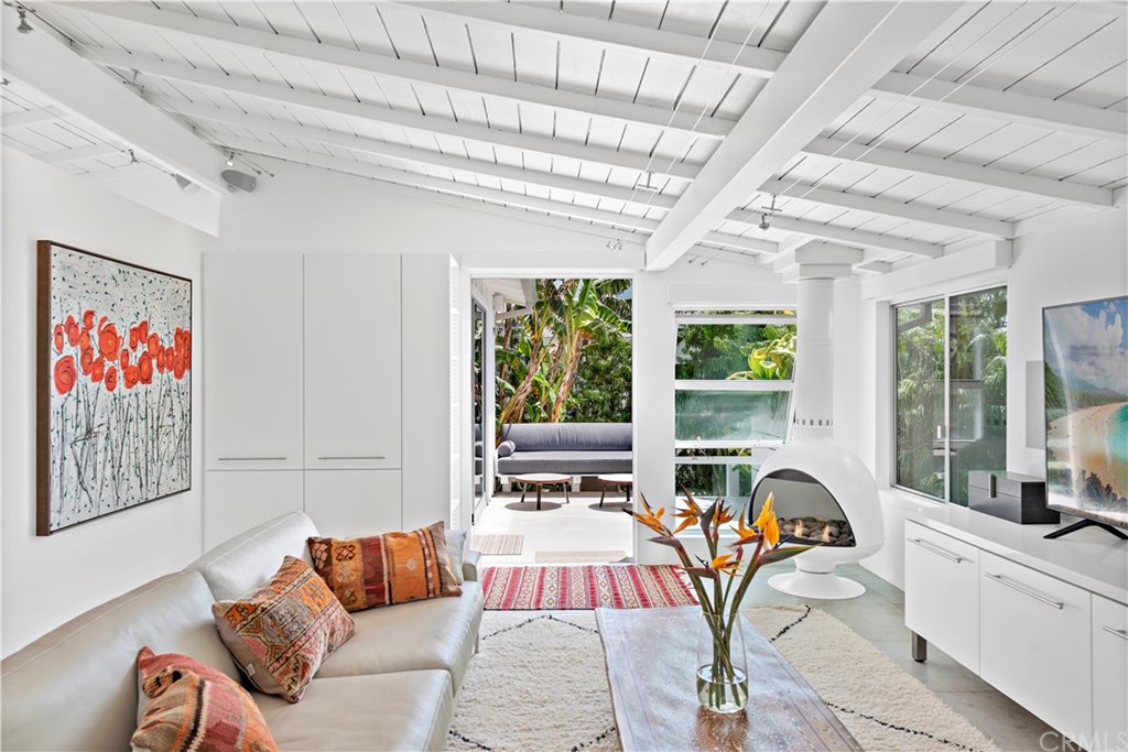 239 Fairview Street Laguna Beach, CA 92651 - Photo 5 of 46