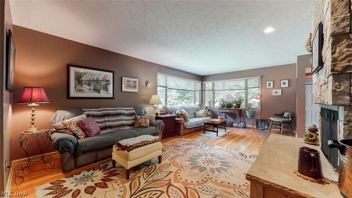 15893 Laurel Road Chagrin Falls, OH 44022 - Photo 6 of 21 Gallery Image 6