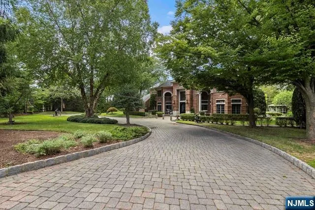 $4,599,999 | 550 Summit Street, Englewood Cliffs, NJ 07632