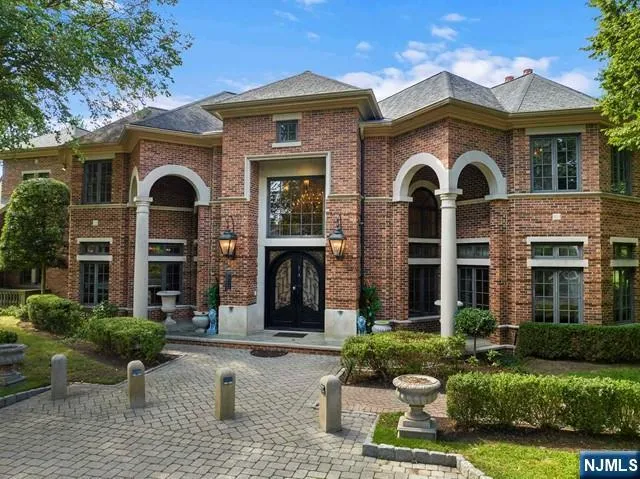 $4,599,999 | 550 Summit Street, Englewood Cliffs, NJ 07632