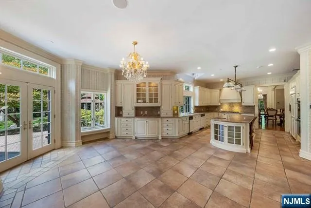 $4,599,999 | 550 Summit Street, Englewood Cliffs, NJ 07632