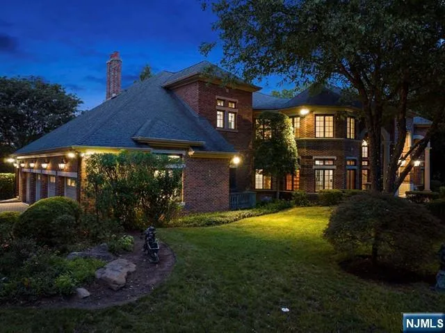 $4,599,999 | 550 Summit Street, Englewood Cliffs, NJ 07632