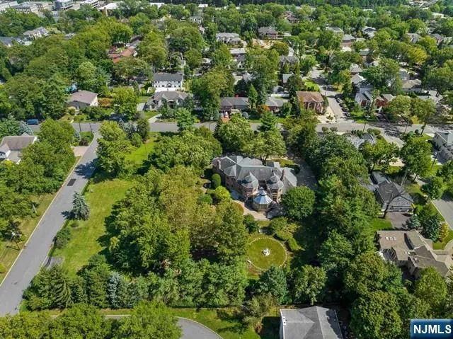 $4,599,999 | 550 Summit Street, Englewood Cliffs, NJ 07632