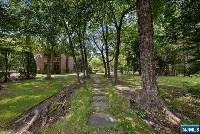 $4,599,999 | 550 Summit Street, Englewood Cliffs, NJ 07632