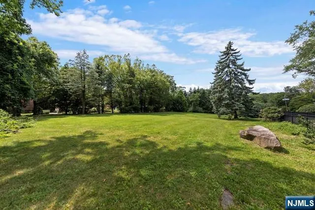 $4,599,999 | 550 Summit Street, Englewood Cliffs, NJ 07632