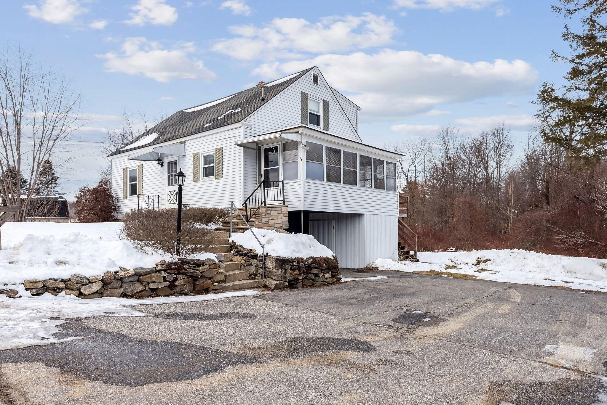 24 Rochelle Street Auburn, ME 04210 - Photo 2 of 30 1_DSC03850