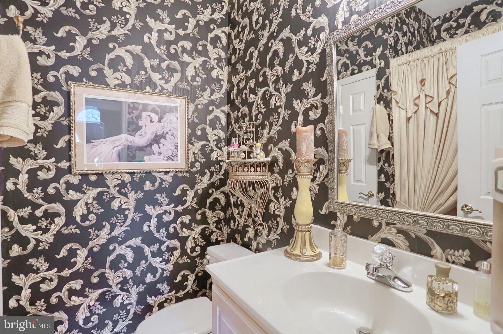 12 Bancroft Terrace Reading, PA 19607 - Photo 19 of 33 Main Level Full Bath