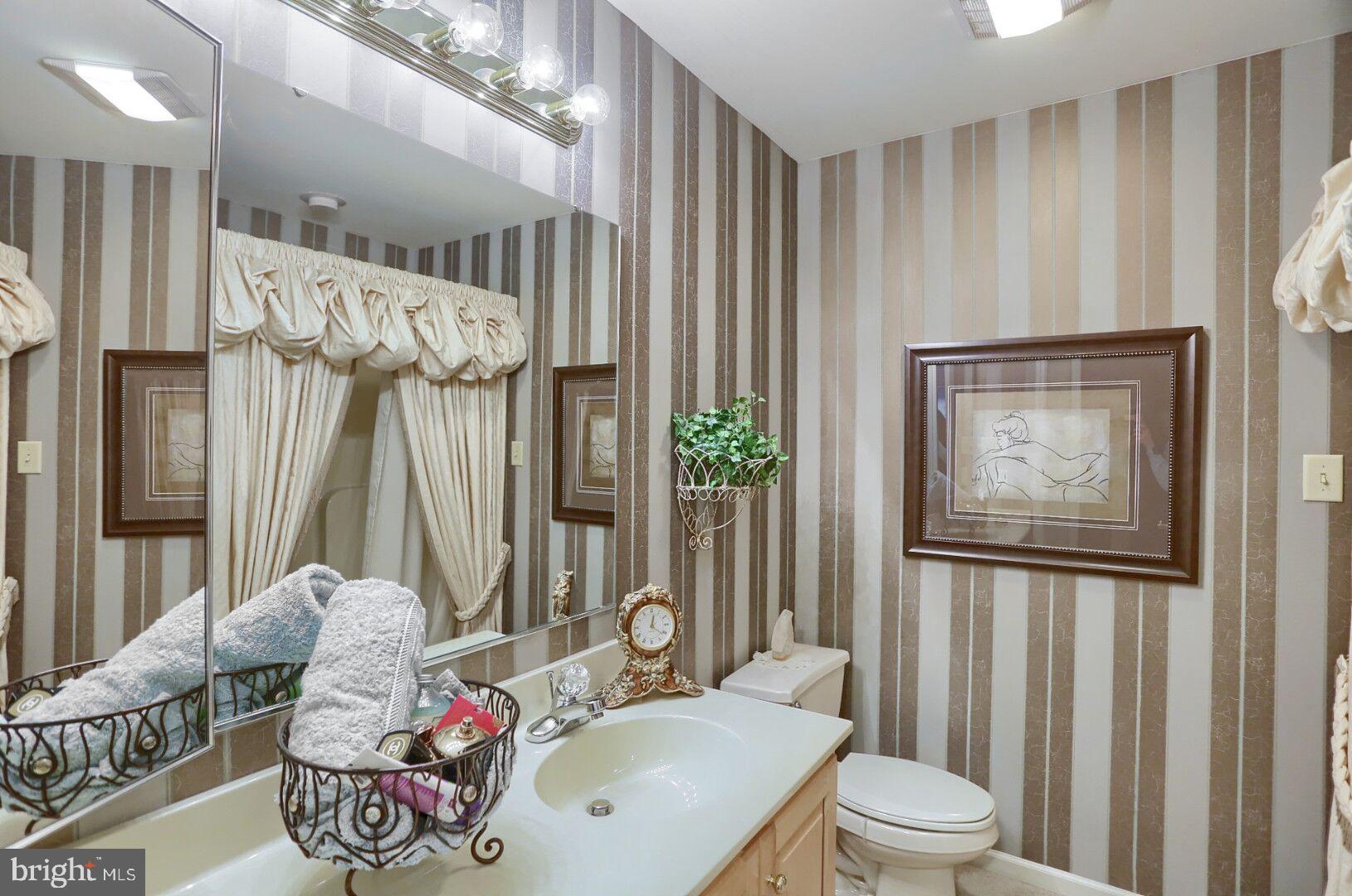 12 Bancroft Terrace Reading, PA 19607 - Photo 29 of 33 Guest Bath