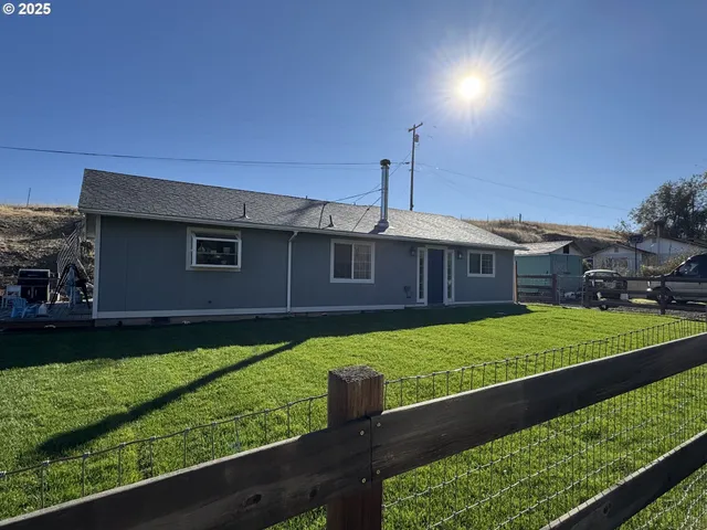 $297,000 | 71011 Southwest Douglas Drive, Pendleton, OR 97801