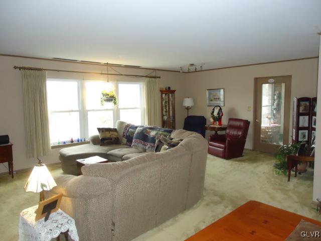 407 Spring Street Bethlehem, PA 18018 - Photo 4 of 20 Gallery Image 4