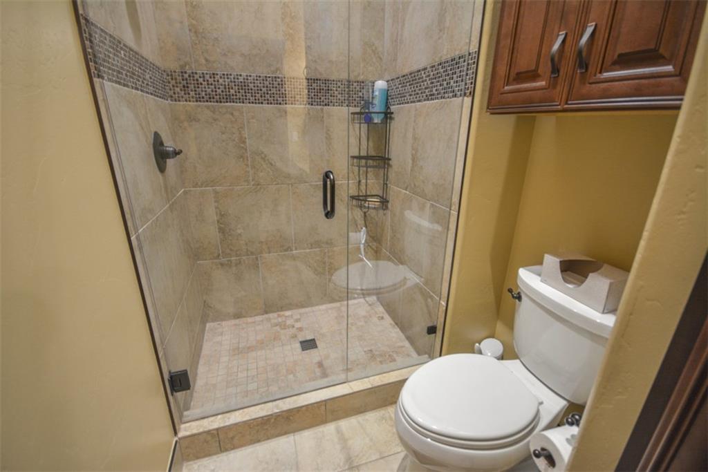 835 Independence Road, Unit 6B Keystone, CO 80435 - Photo 12 of 30 a white toilet sitting next to a bath tub