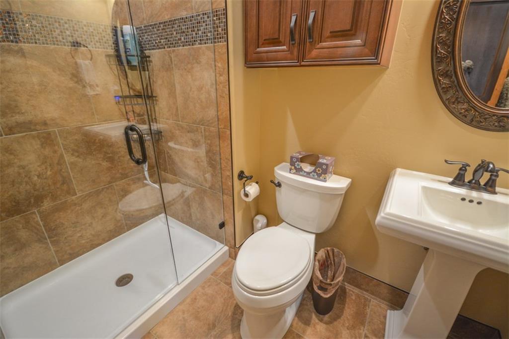 835 Independence Road, Unit 6B Keystone, CO 80435 - Photo 22 of 30 a bathroom with a sink a toilet and shower