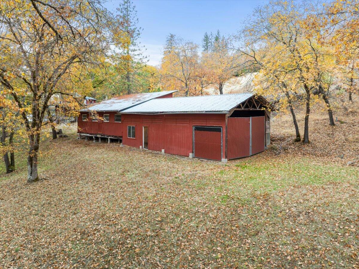 1696 Lonnon Road Grants Pass, OR 97527 - Photo 23 of 24 25-DJI_0016