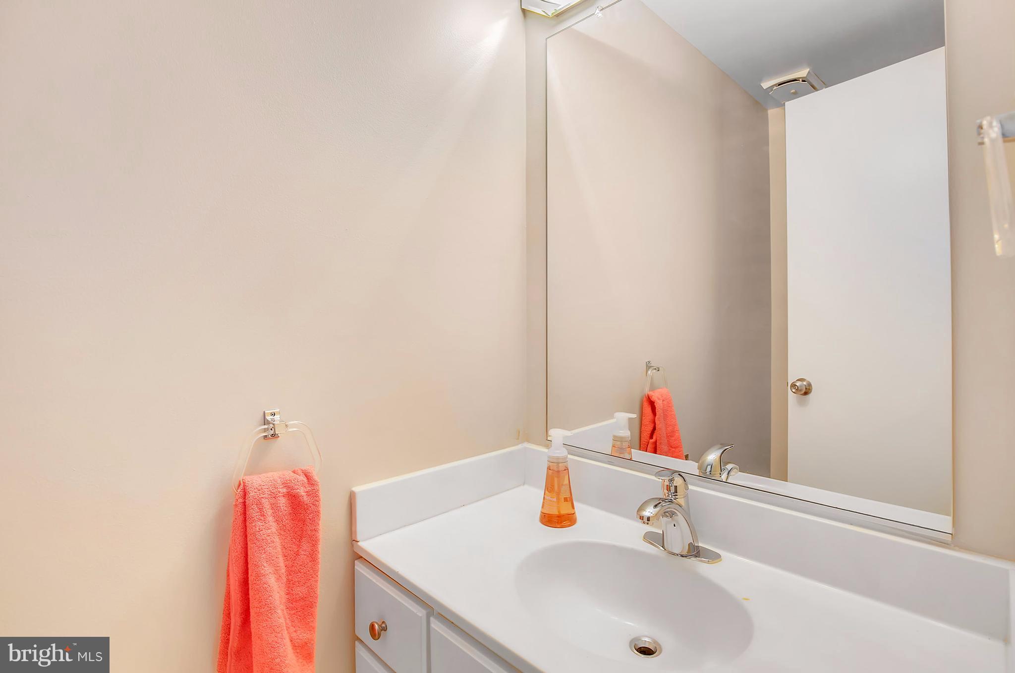 10723 Lester Street Silver Spring, MD 20902 - Photo 14 of 30 Bath