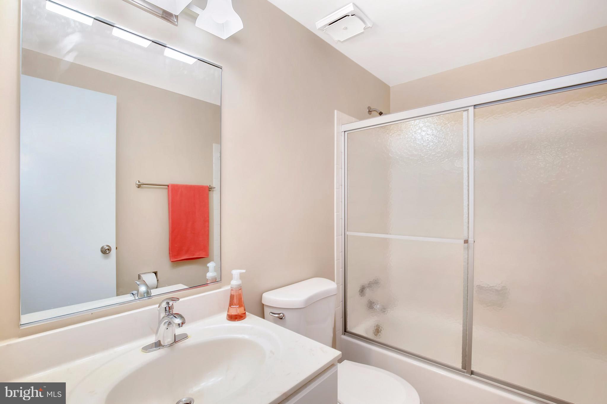 10723 Lester Street Silver Spring, MD 20902 - Photo 22 of 30 Bath