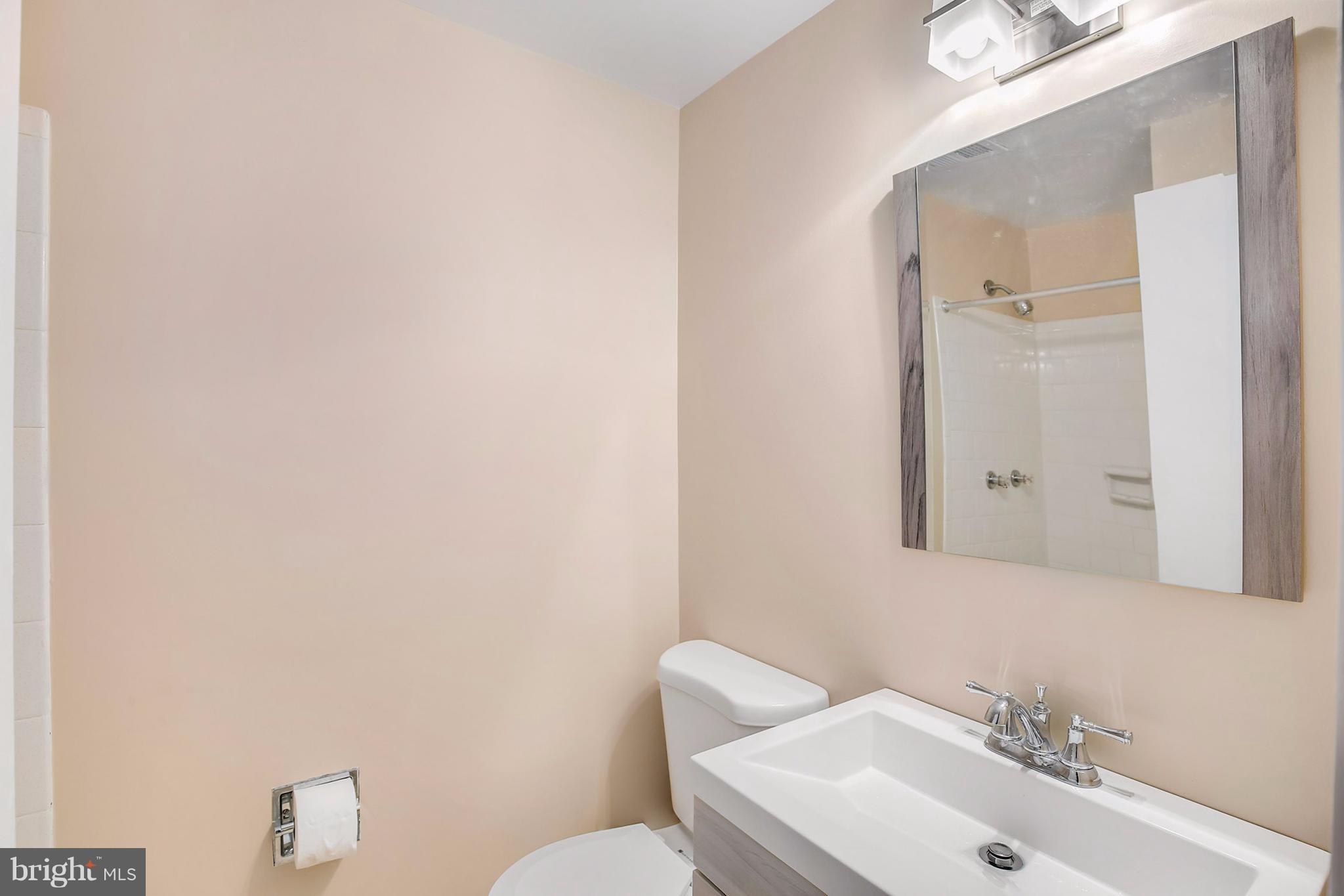 10723 Lester Street Silver Spring, MD 20902 - Photo 6 of 30 Bath