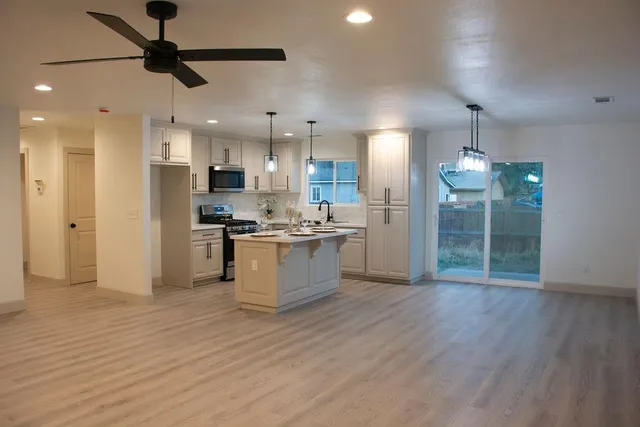 $375,000 | 3055 East Olney Avenue, Fresno, CA 93725