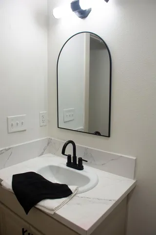 $380,000 | 3055 East Olney Avenue, Fresno, CA 93725