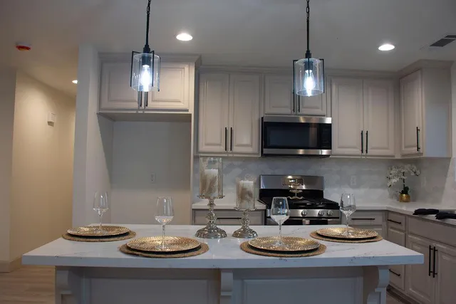 $380,000 | 3055 East Olney Avenue, Fresno, CA 93725