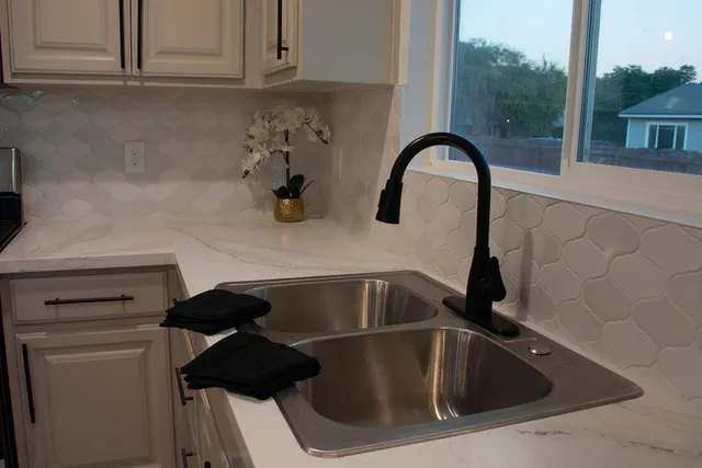 $380,000 | 3055 East Olney Avenue, Fresno, CA 93725