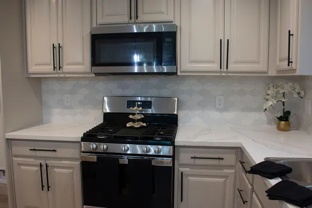 $380,000 | 3055 East Olney Avenue, Fresno, CA 93725