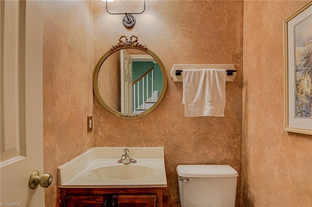 3901 Braddock Road High Point, NC 27265 - Photo 11 of 44 Gallery Image 11