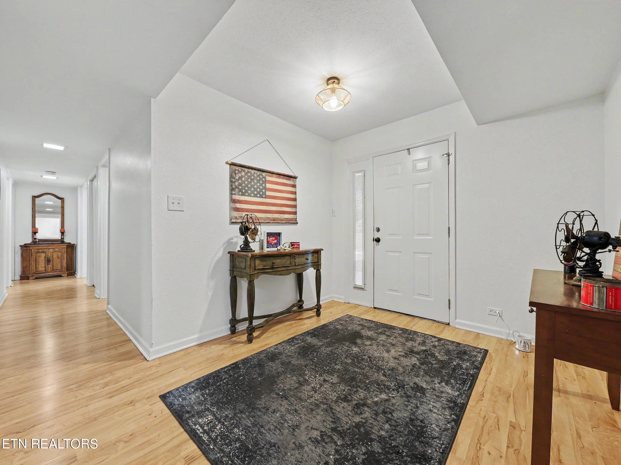 141 South Purdue Avenue Oak Ridge, TN 37830 - Photo 4 of 27 3_img_2442