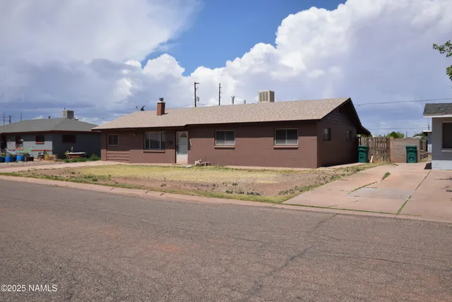 $239,999 | 601 North Cottonwood Avenue, Winslow, AZ 86047