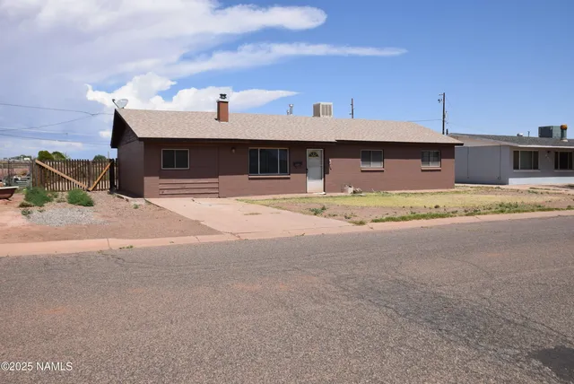 $239,999 | 601 North Cottonwood Avenue, Winslow, AZ 86047
