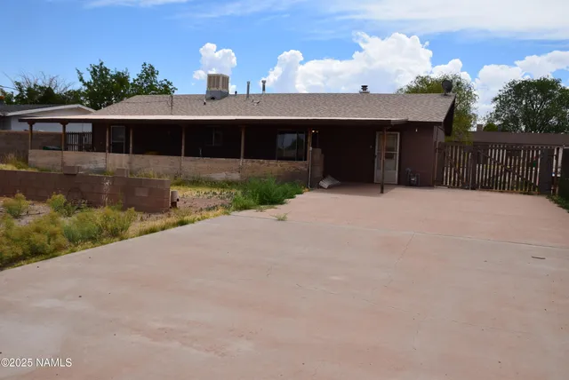 $199,999 | 601 North Cottonwood Avenue, Winslow, AZ 86047