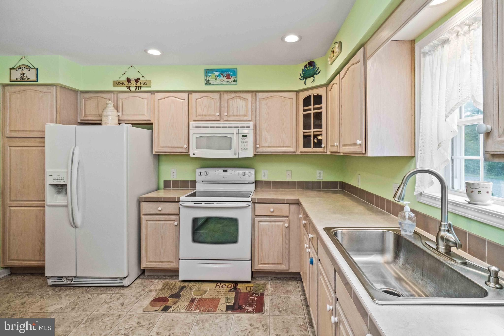 306 Rio Grande Avenue Rio Grande, NJ 08242 - Photo 13 of 38 Kitchen w/Appliances