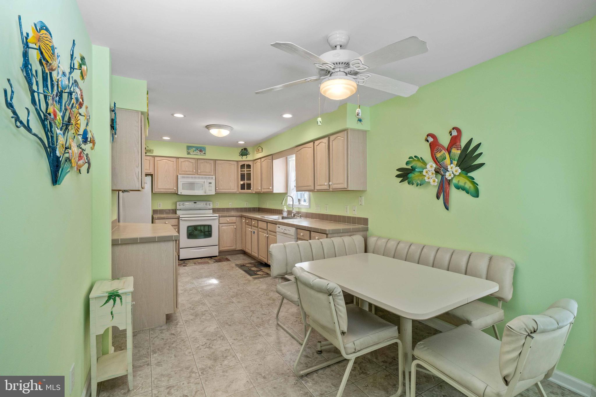 306 Rio Grande Avenue Rio Grande, NJ 08242 - Photo 17 of 38 Eat-in Kitchen