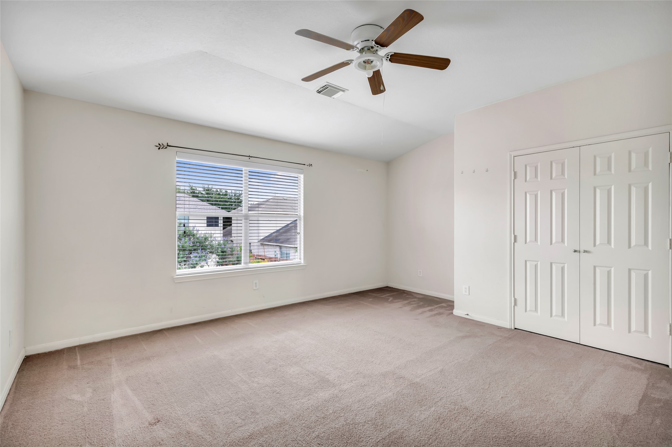 15835 Flagstone Walk Way Houston, TX 77049 - Photo 16 of 28 upstairs bedroom 4