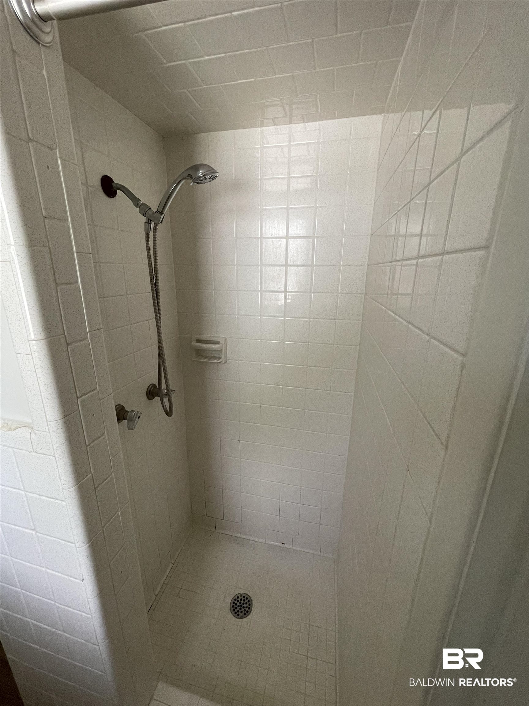 402 West Myrtle Avenue Foley, AL 36535 - Photo 26 of 38 Master Bath Shower