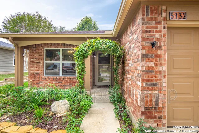 $1,895 | 5132 Columbia Drive, Schertz, TX 78108