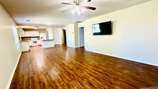 $1,895 | 5132 Columbia Drive, Schertz, TX 78108