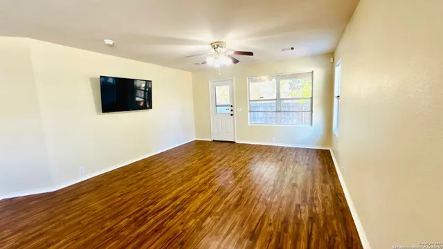 $1,895 | 5132 Columbia Drive, Schertz, TX 78108