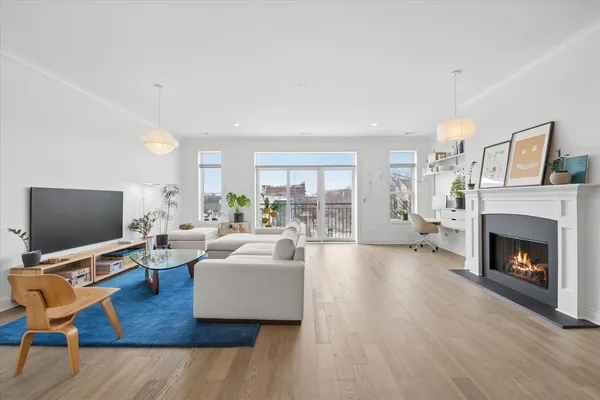 $460,000 | 1845 South State Street, Unit 3, Chicago, IL 60616