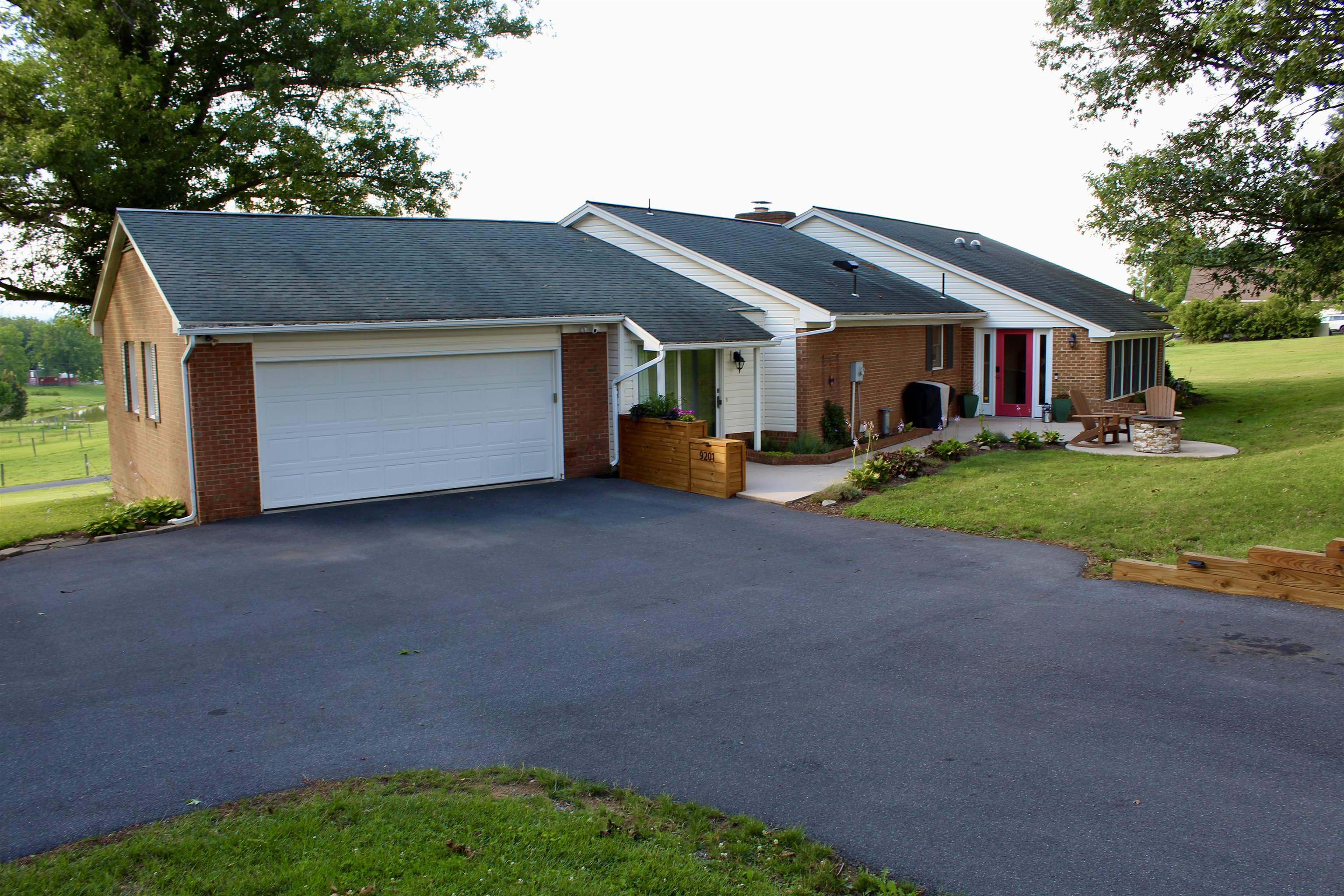 9201 Centerville Road Bridgewater, VA 22812 - Photo 9 of 54