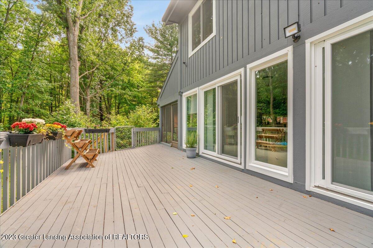6260 Green Road Haslett, MI 48840 - Photo 22 of 39 36-Media Jett-23