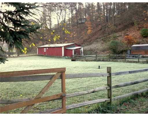 295 Cedar Run Road Pittsburgh, PA 15238 - Photo 2 of 10 Stable/Barn. Barn