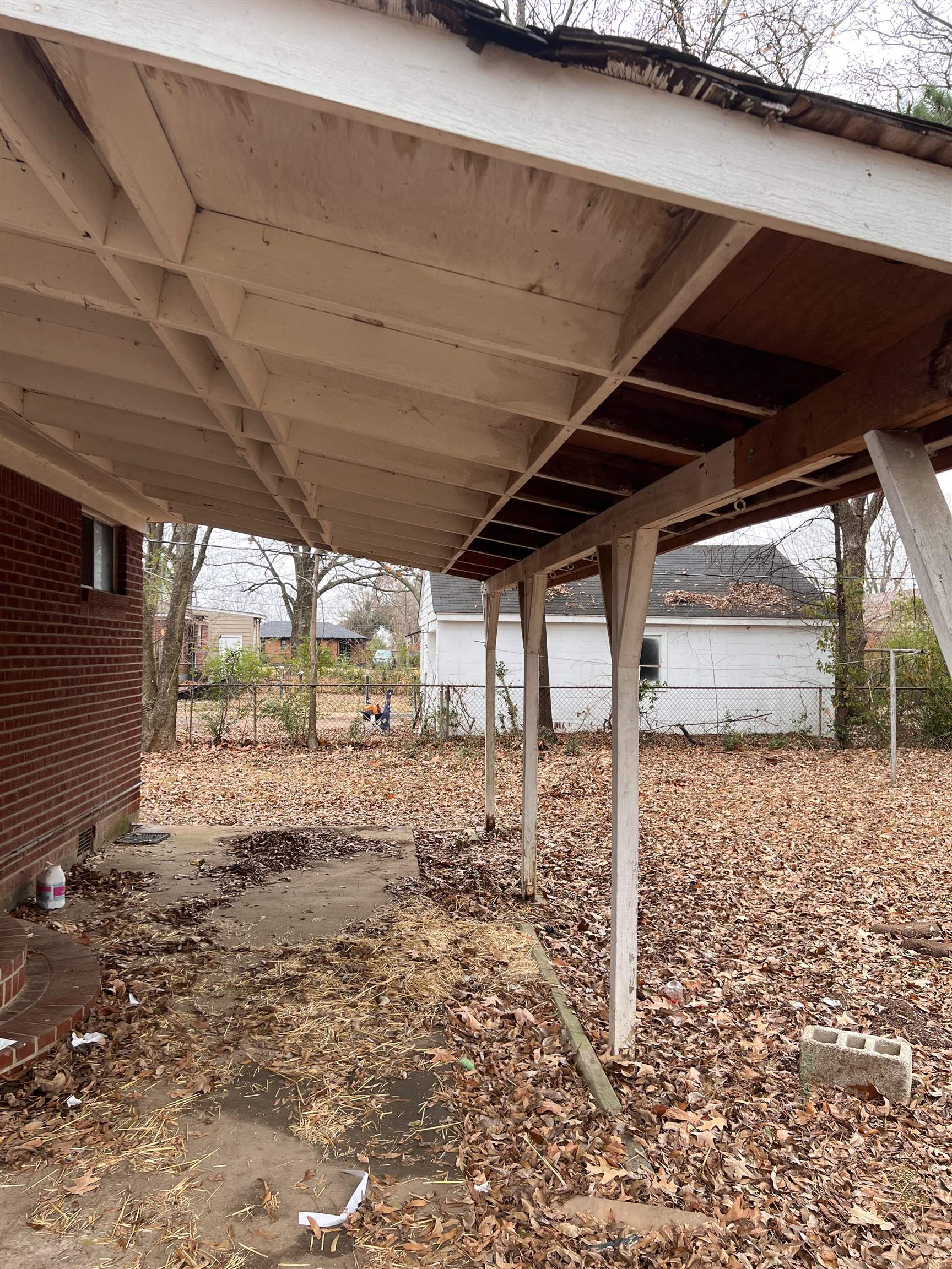 3040 South Edgeware Road Memphis, TN 38118 - Photo 3 of 12 View of yard