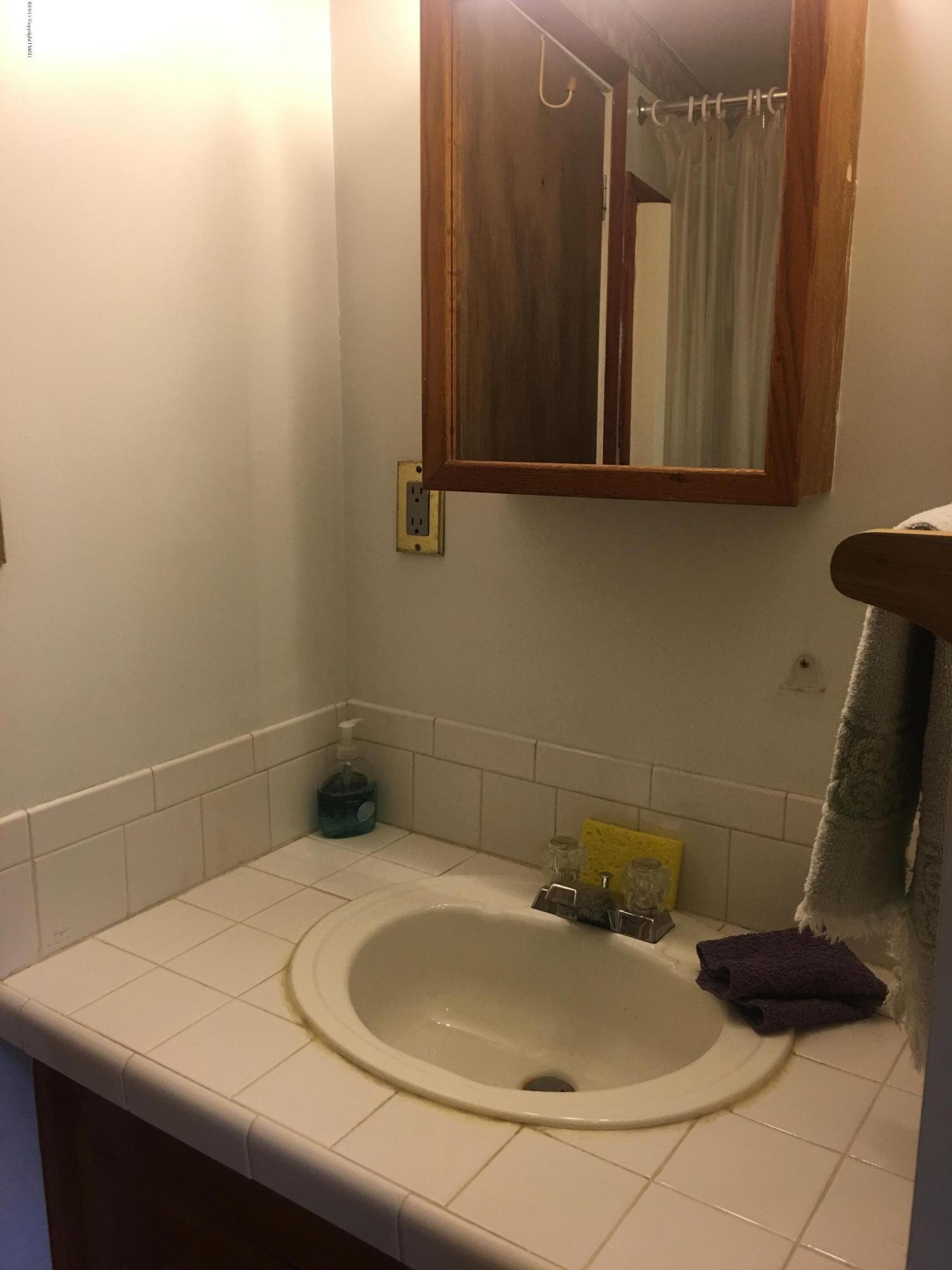 139 Gap View Circle Bushkill, PA 18324 - Photo 15 of 21 BATHROOM