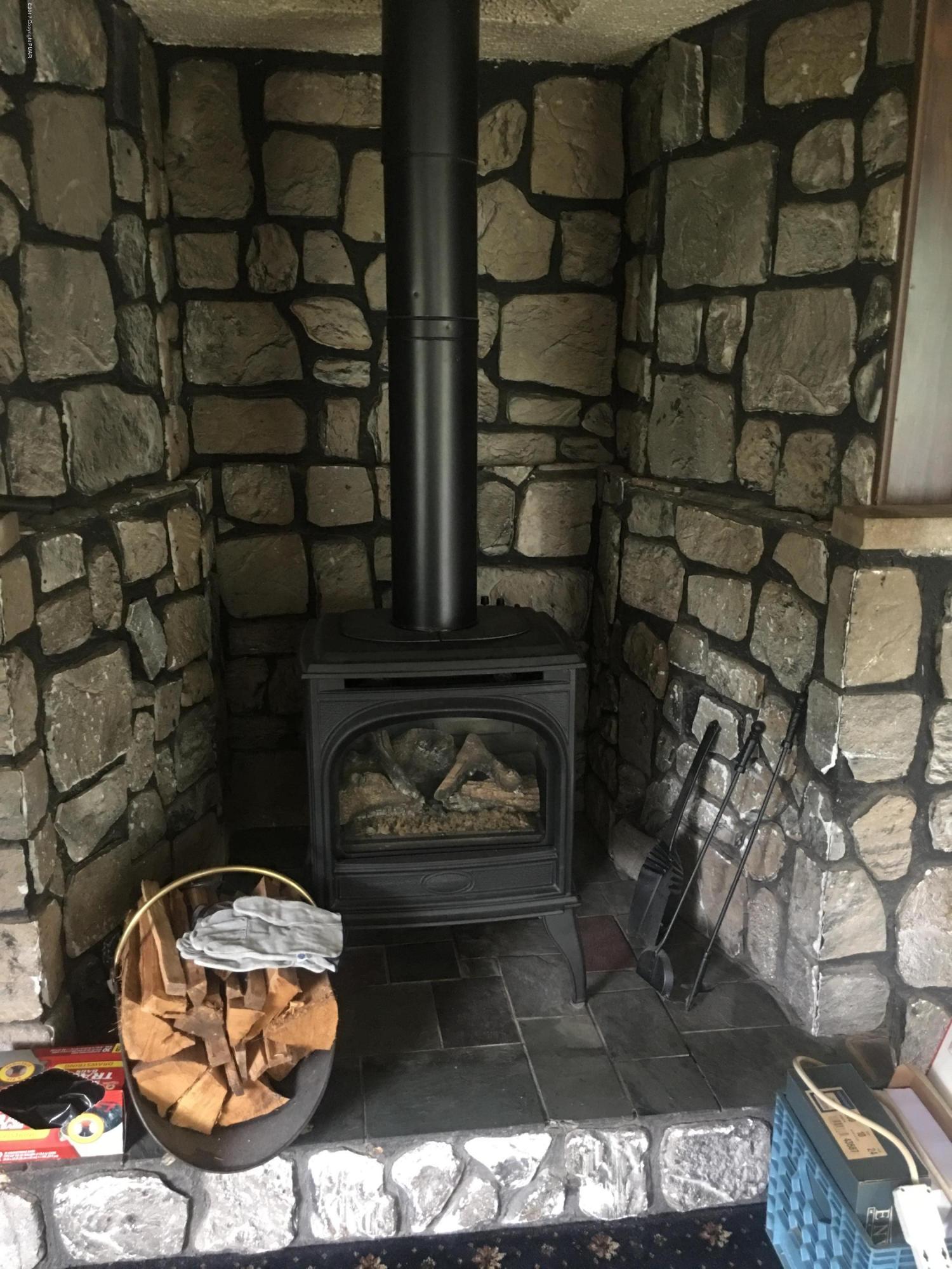 139 Gap View Circle Bushkill, PA 18324 - Photo 7 of 21 PROPANE STOVE