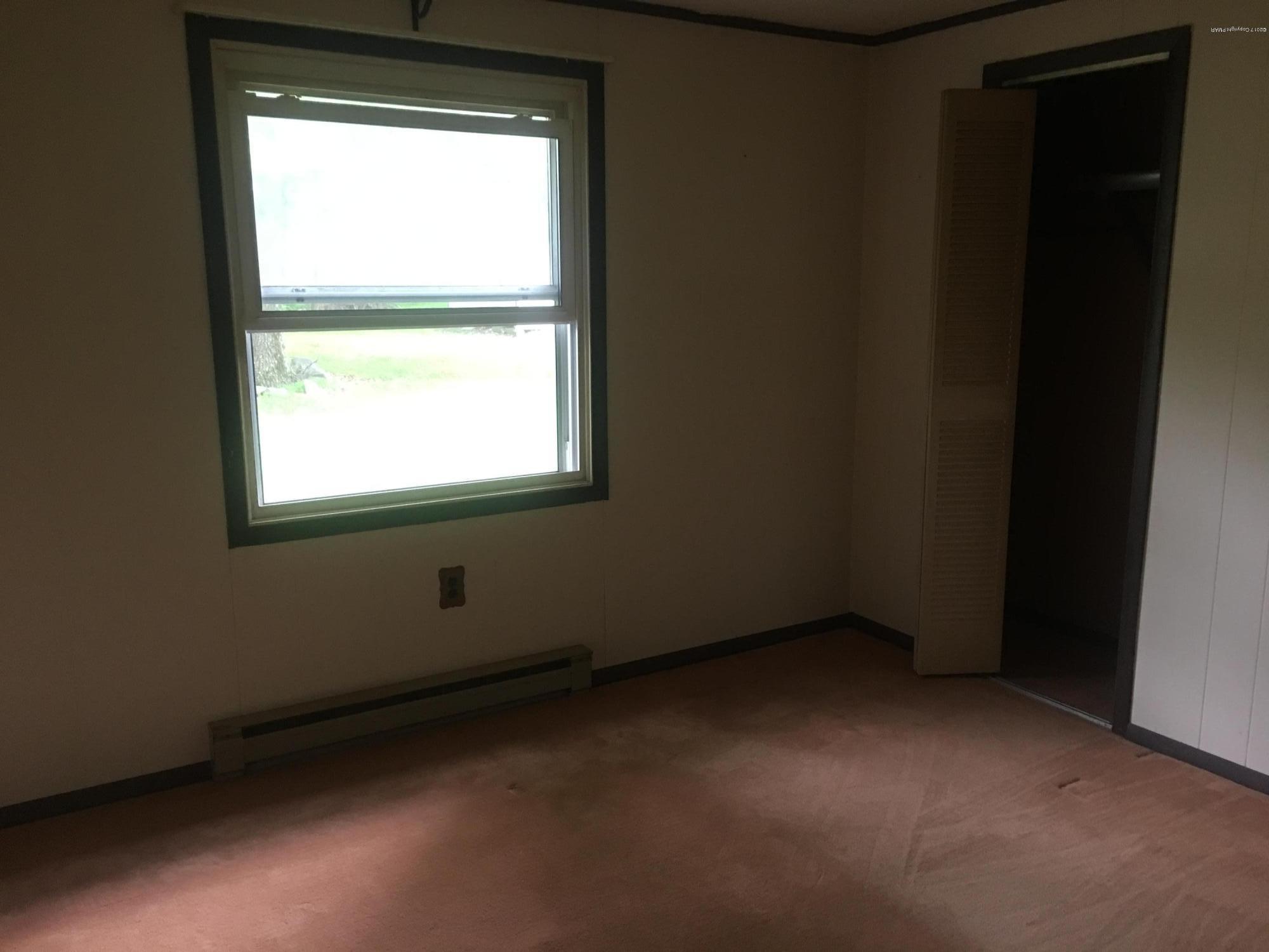 139 Gap View Circle Bushkill, PA 18324 - Photo 10 of 21 BEDROOM 2