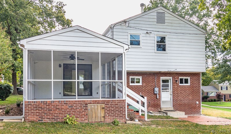 2402 Manlyn Road Henrico, VA 23229 - Photo 3 of 46 Gallery Image 3