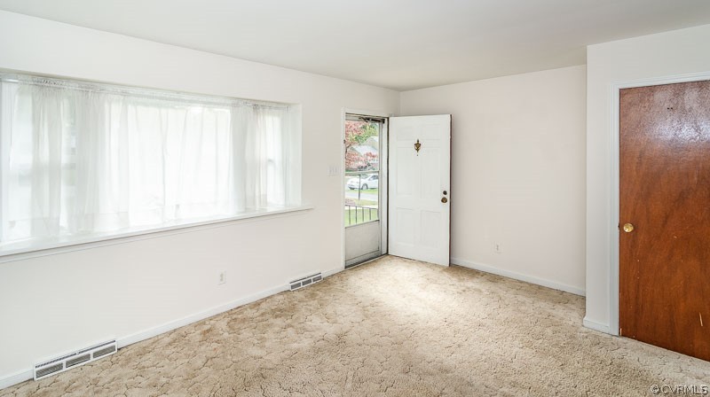 2402 Manlyn Road Henrico, VA 23229 - Photo 7 of 46 Gallery Image 7